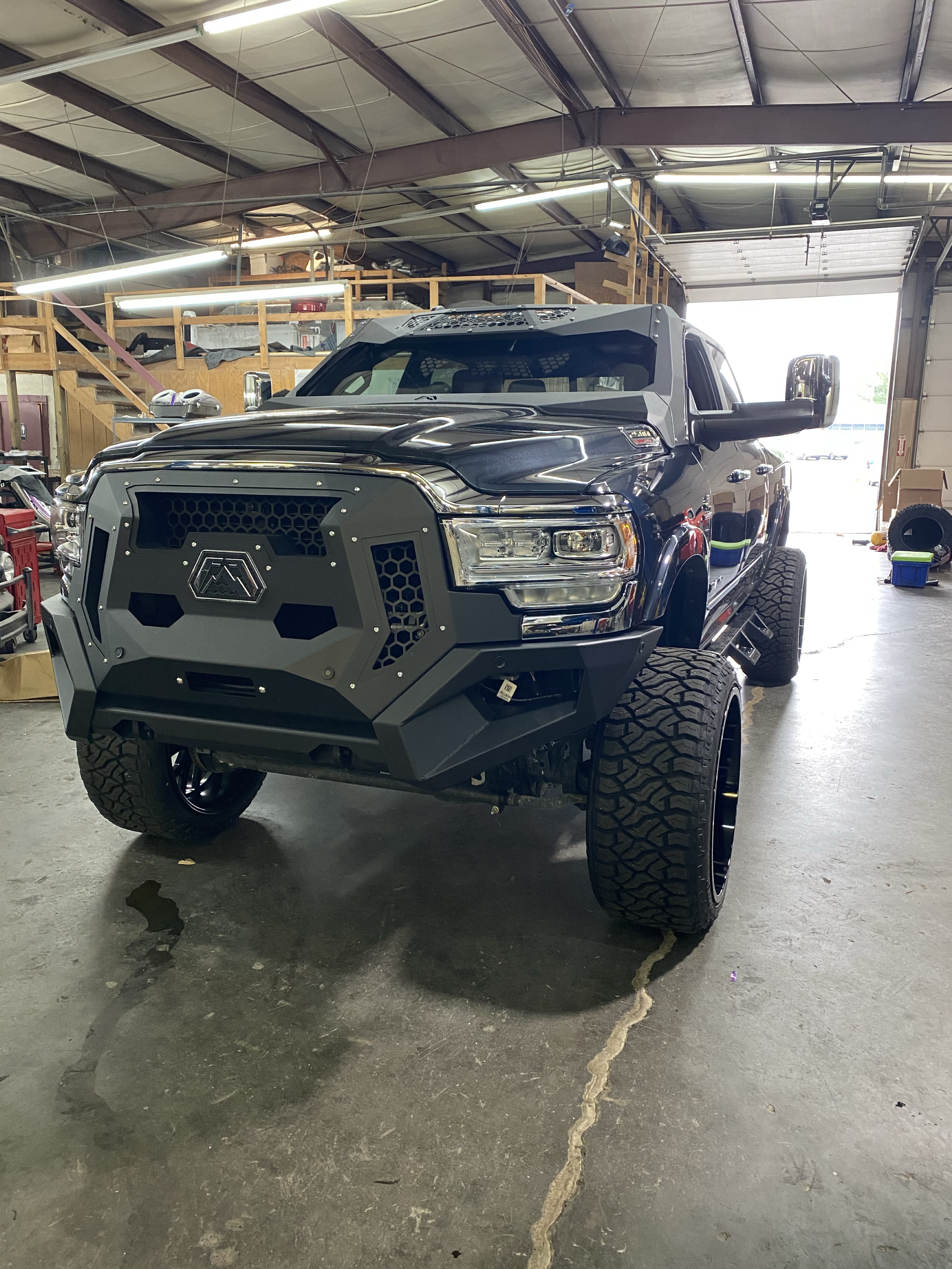 Aftermarket bumper & build